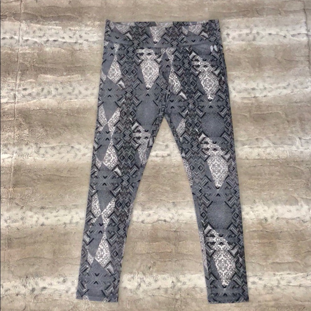 VICTORIAS SECRET- The Everywhere Legging